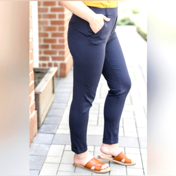 🆕 Vero Moda Black Dress Pants | Functional Front Pockets | Faux Back Pockets - Picture 3 of 11
